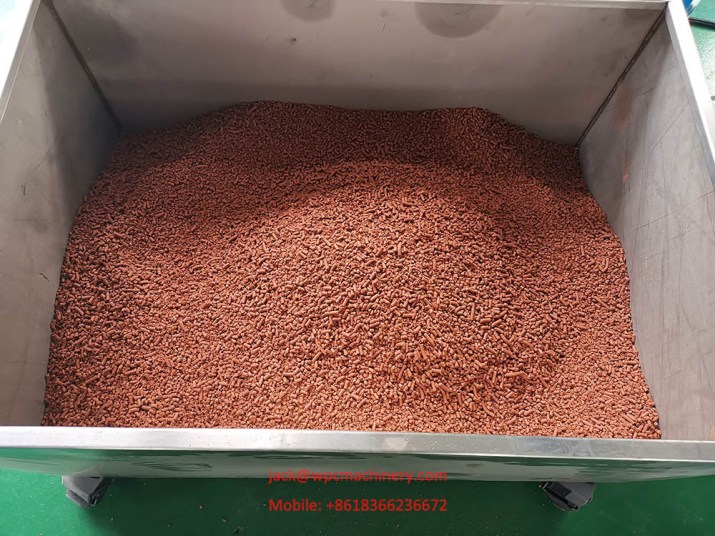 wasted wood plastic granulating machine
