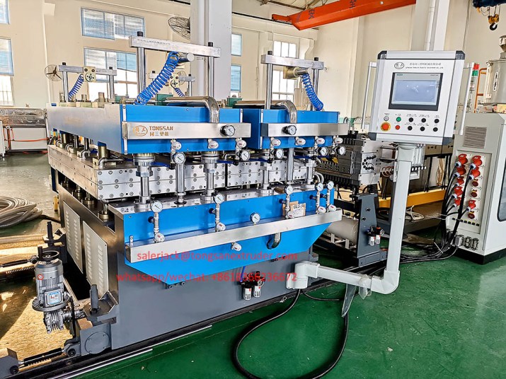 Máquina de fabricación de láminas de perfil hueco PP