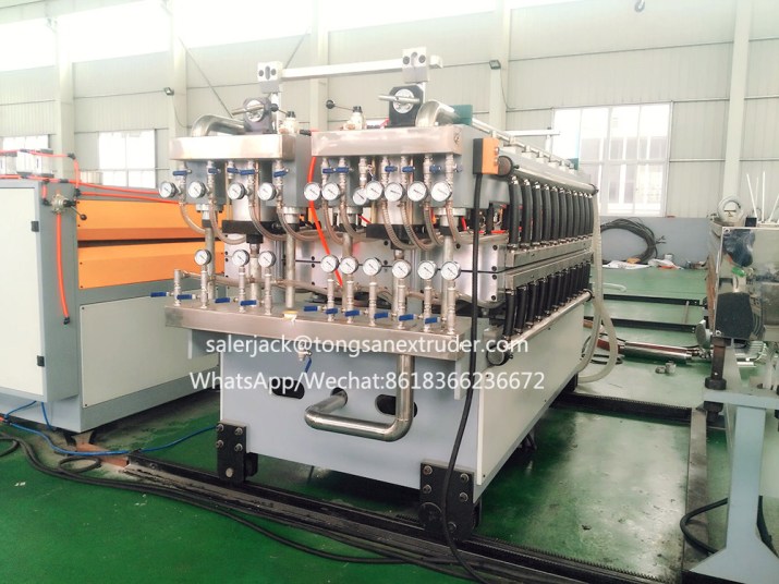 PP hollow profile sheet making machine