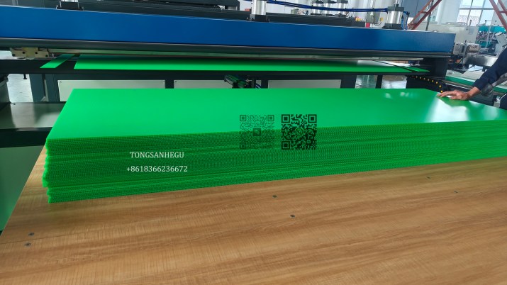 PP hollow sheet extrusion line