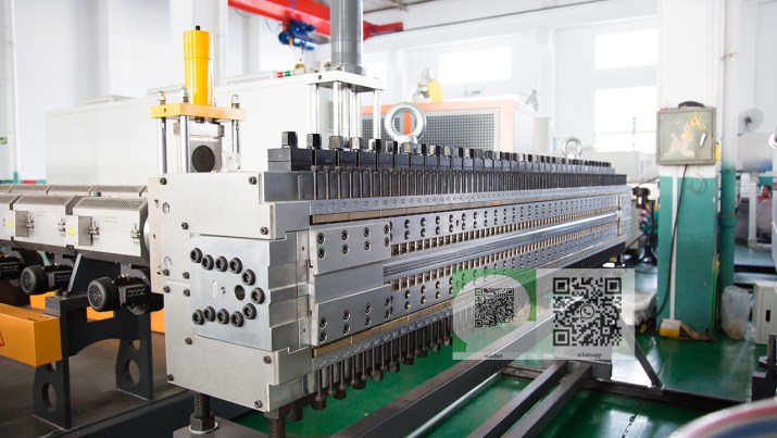 Tấm polycarbonate rỗng Khuôn T-Die