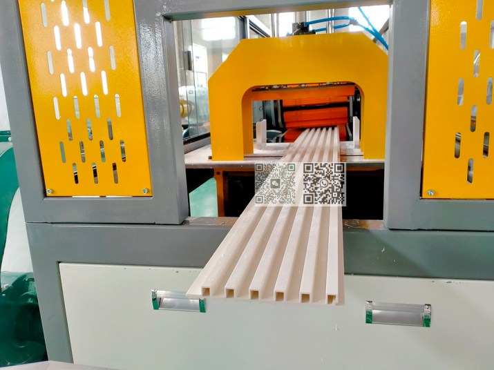 Machine de production de revêtement mural en PVC
