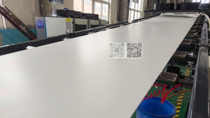 Línea de extrusión de láminas de PVC