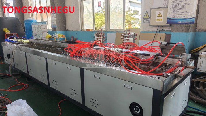 Plastic HDPE Lumber Profile Extrusion Machine 