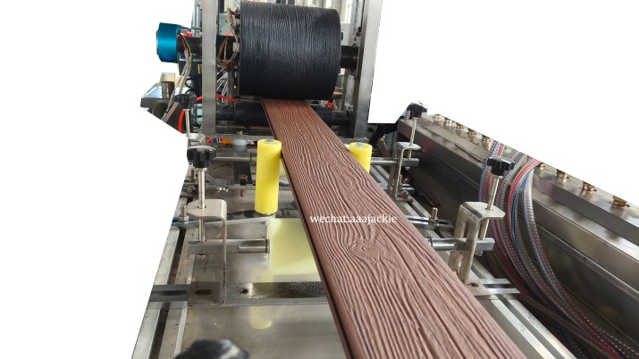 WPC extrusion machine