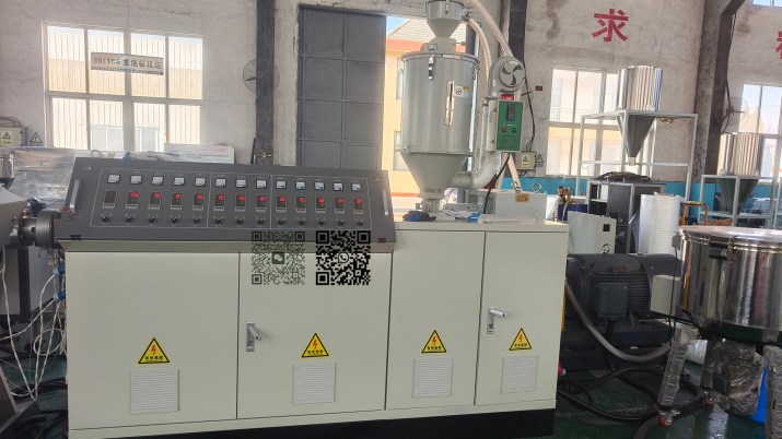 Extrudeuse de tubes PPR