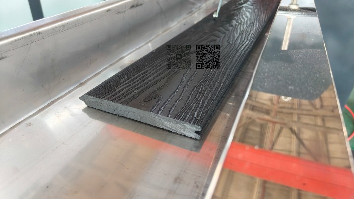 plastic lumber making machine