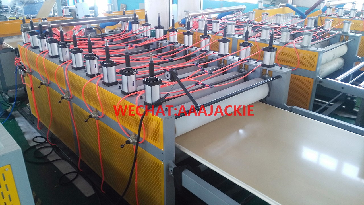 máy sản xuất bàn ghế nhựa