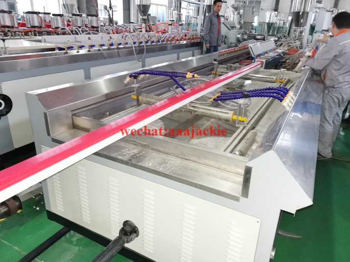 Línea de extrusión   perfiles  pvc para puertas y ventanas