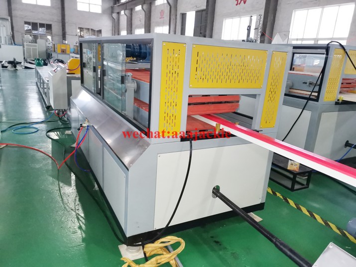 Ligne de production de profilés de porte fenêtre PVC UPVC