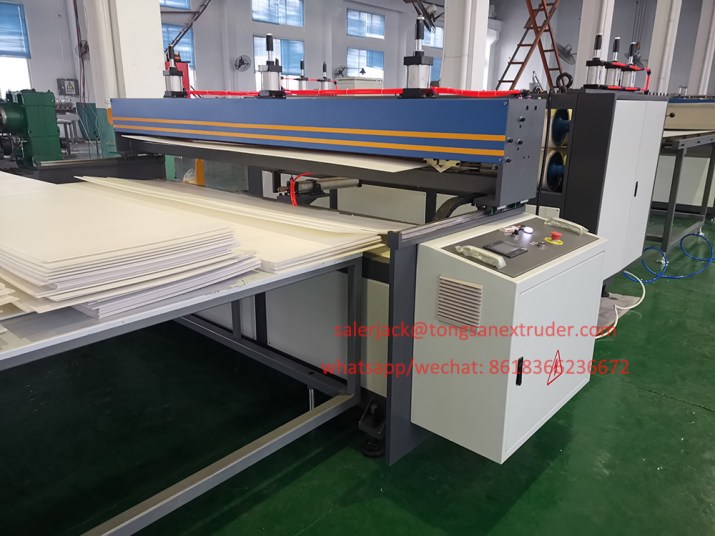 PP flute board cutting machine