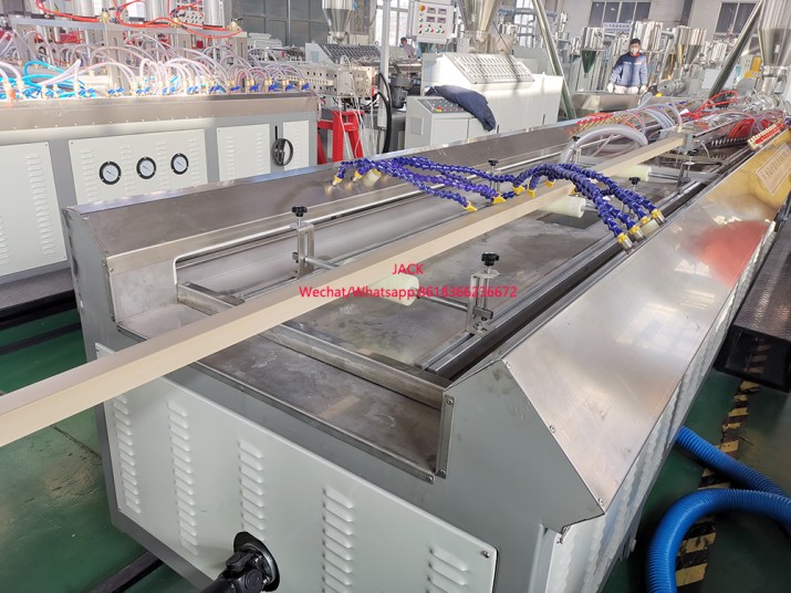 WPC PVC kapı çerçevesi ekstrüzyon makinesi