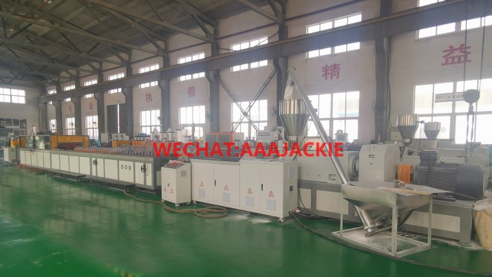 PVC WPC Kapı Paneli Ekstrüzyon Makinesi