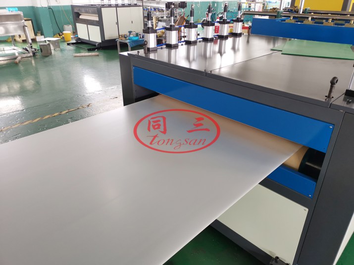 corrugated plastic cardboard sheet making machine