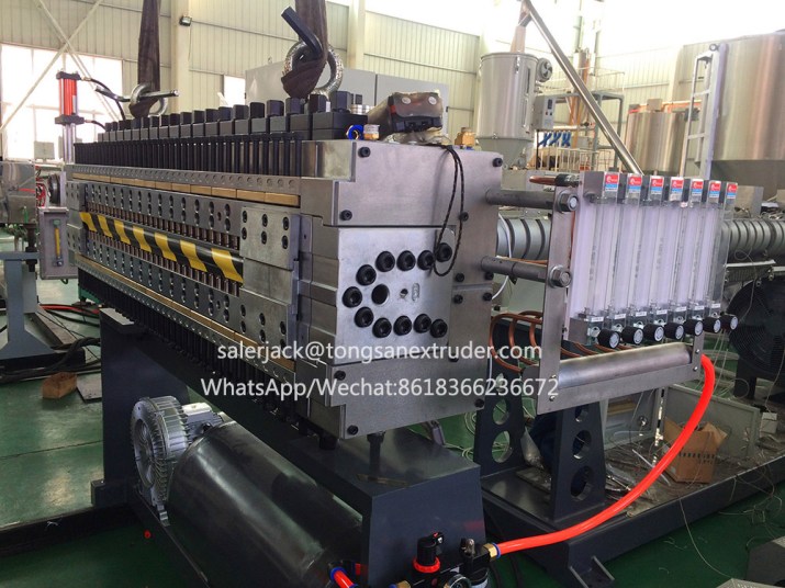 PP hollow sheet machine
