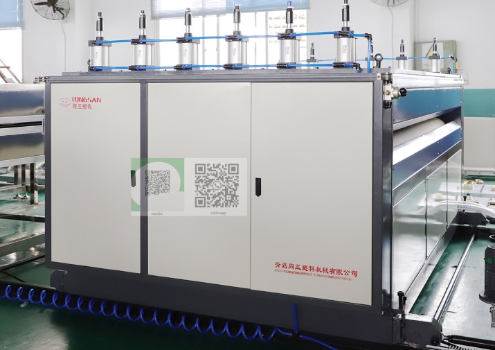 Polycarbonate Hollow Sheet Machine
