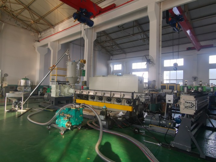 polycarbonate multi wall sheet machine